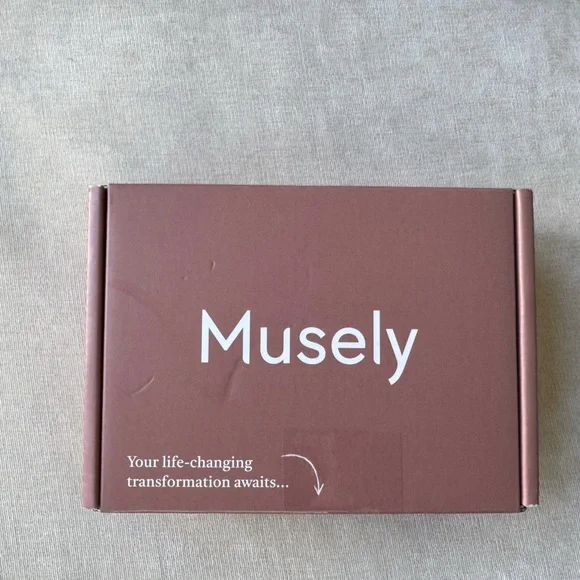 Musely Red Rescue - Picture 2 of 2